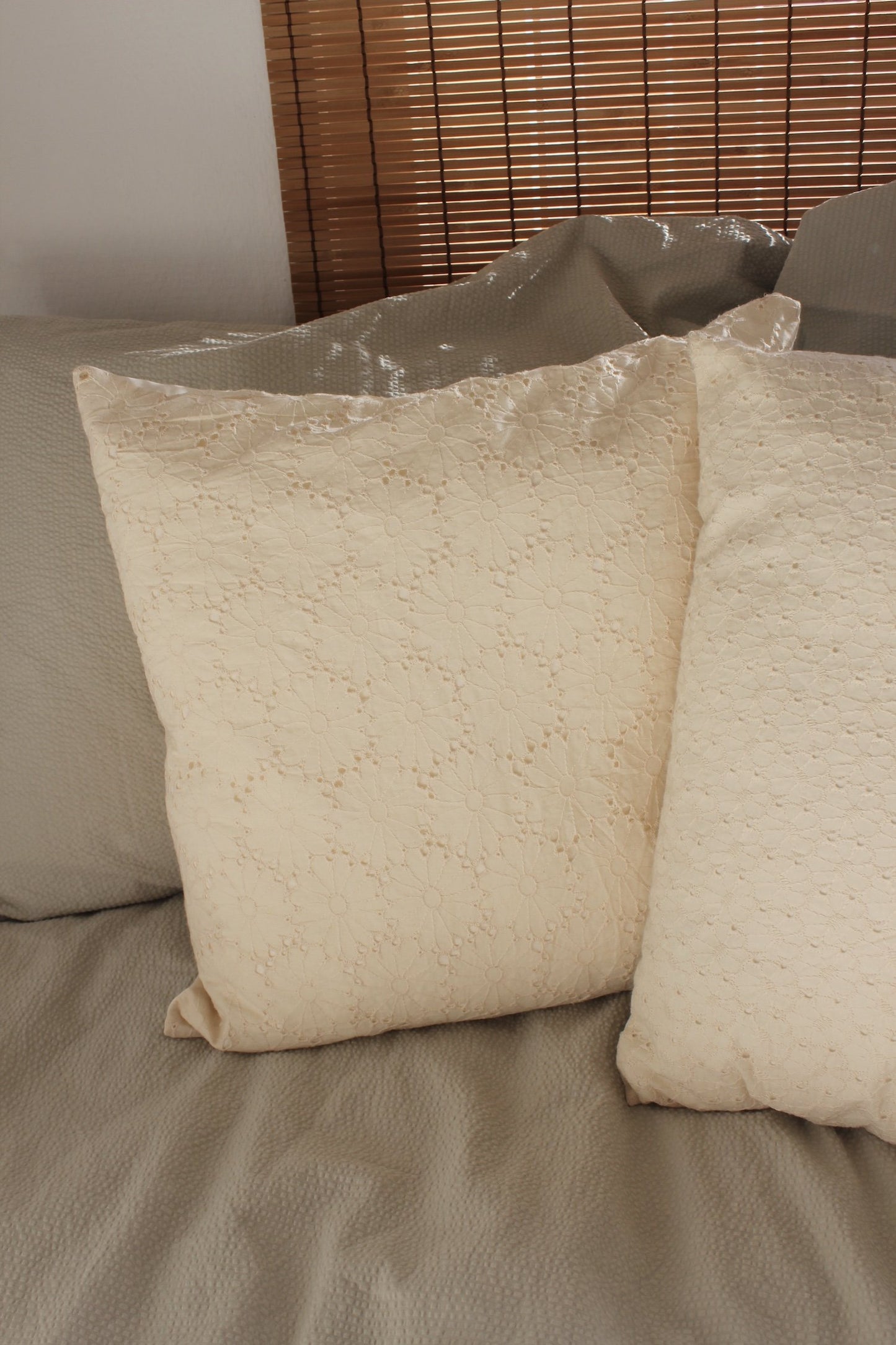 Embroidery Cushion Daisy