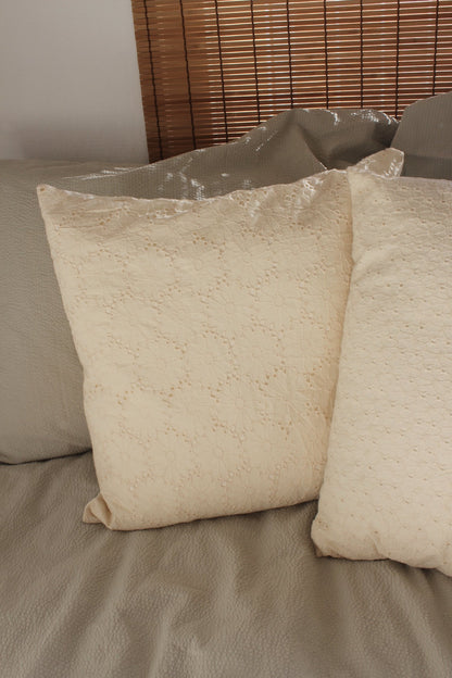 Embroidery Cushion Daisy